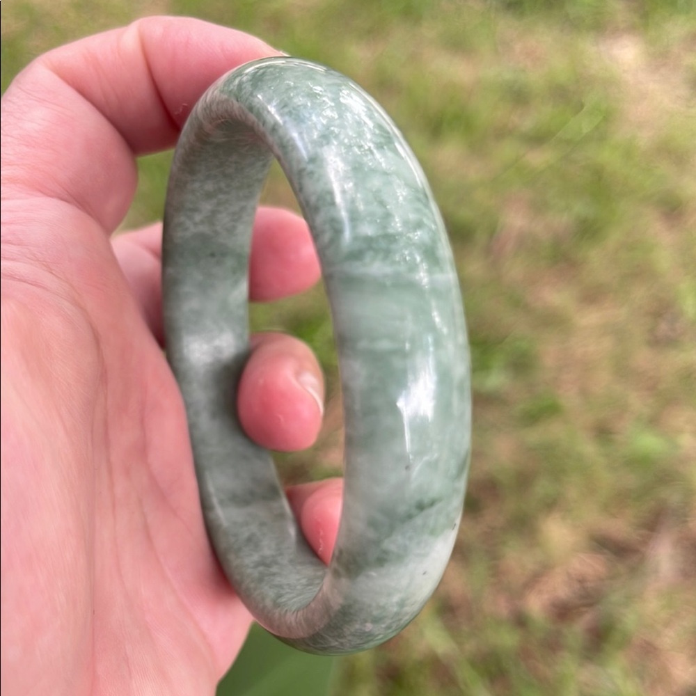 Elegant Green Jade Jadeite Bangle Bracelet NWOT 61mm - Picture 10 of 16